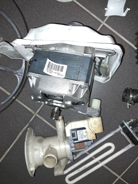 Pralka Whirlpool 1000 obrotów model AWE4516/P części