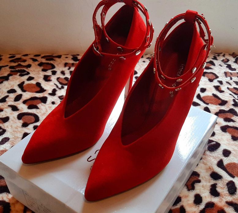 Sapatos mulher 39