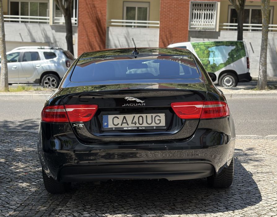Jaguar XE 2.0 Diesel Automático | 163 cv | Apenas 115.000 km