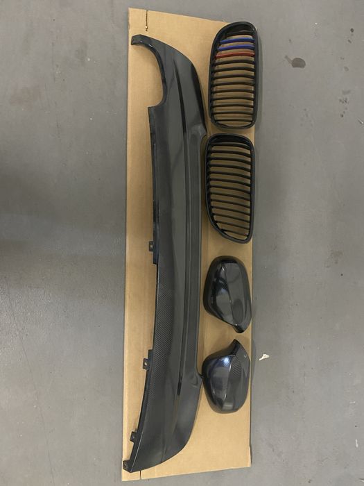 Spoiler Difusor escape Carbono/ grelhas frontais/ Capas cocas espelhos Carbono BMW Série 3 Coupe E92 Cábrio E93