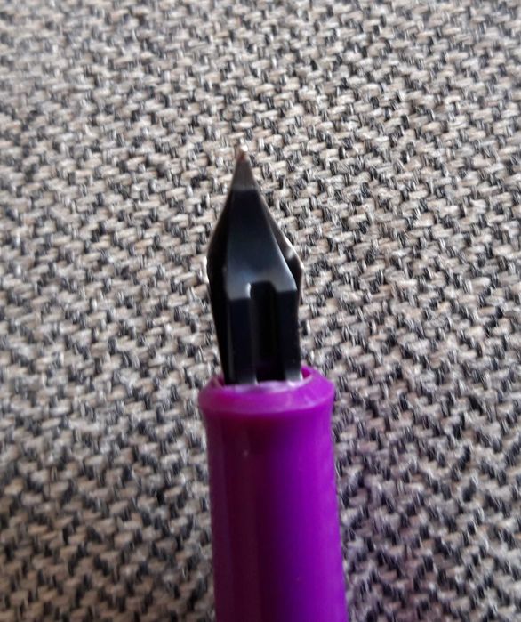 Caneta de tinta permanente TYCON
