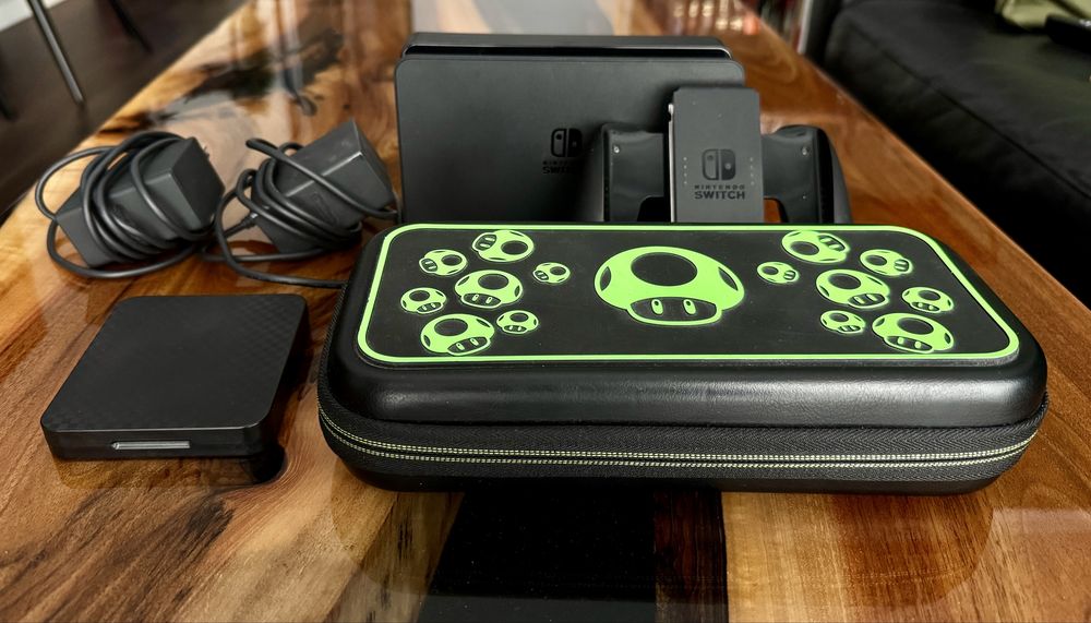 Nintendo Switch OLED Bogaty Zestaw stan bardzo dobry Etui + Gry