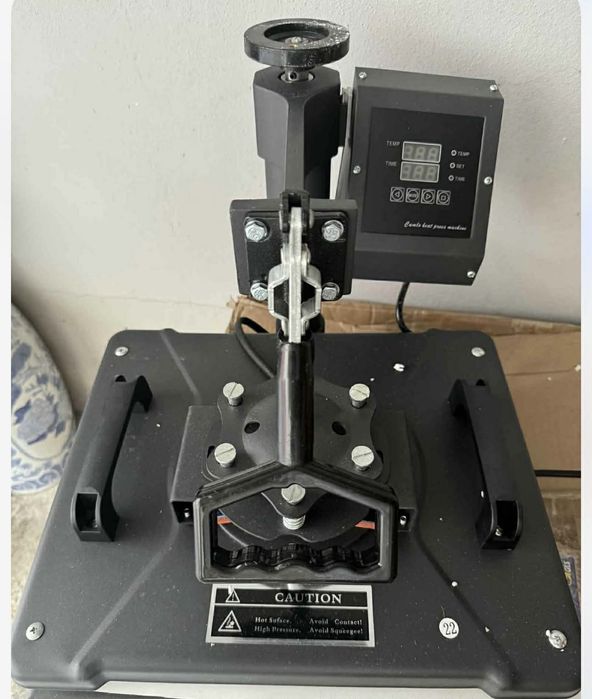 Prensa térmica 8 em 1 da marca VEVOR. 
Multifunc