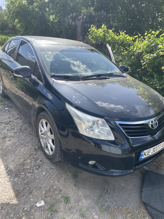 Tayota avensis 2011