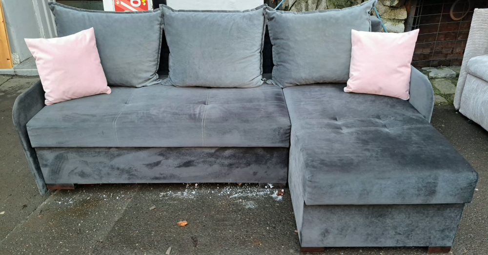 Narożnik pokojowy Uniwersalny z funkcją do spania.