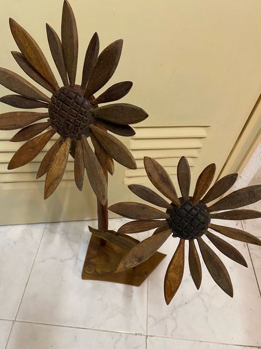 Decoraçao em madeira maciça