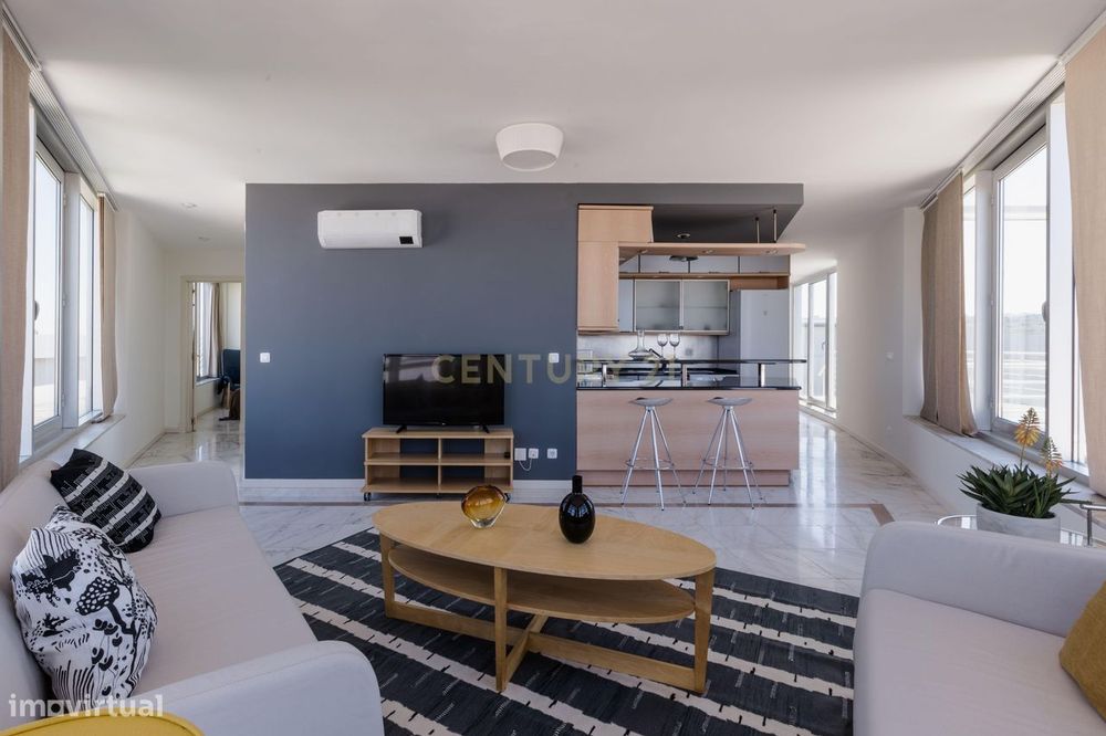 Penthouse com Vista Panorâmica sobre Lisboa e Monsanto | Campolide