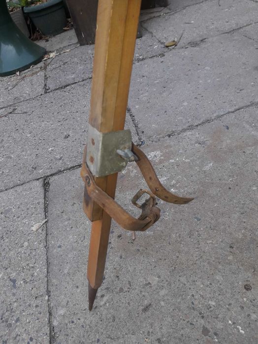 Statyw dębowy przedwojenny