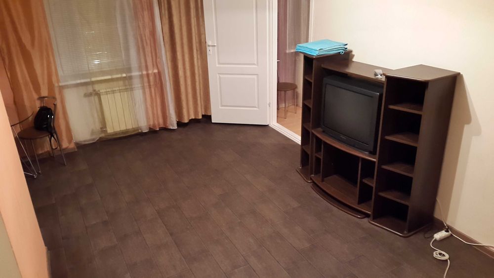 2х.ком.квартира.Центр, почасово3ч.600грн,м.печерская 3мин.ул.алмазова.