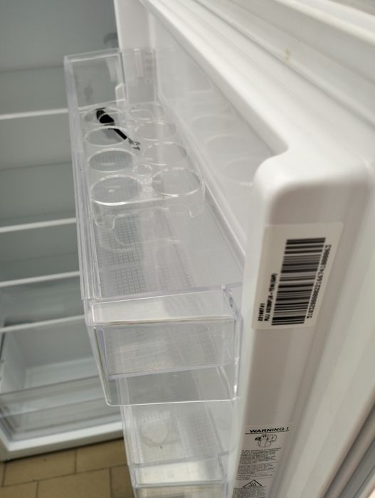 Frigorífico combinado Telefac com oferta de microondas