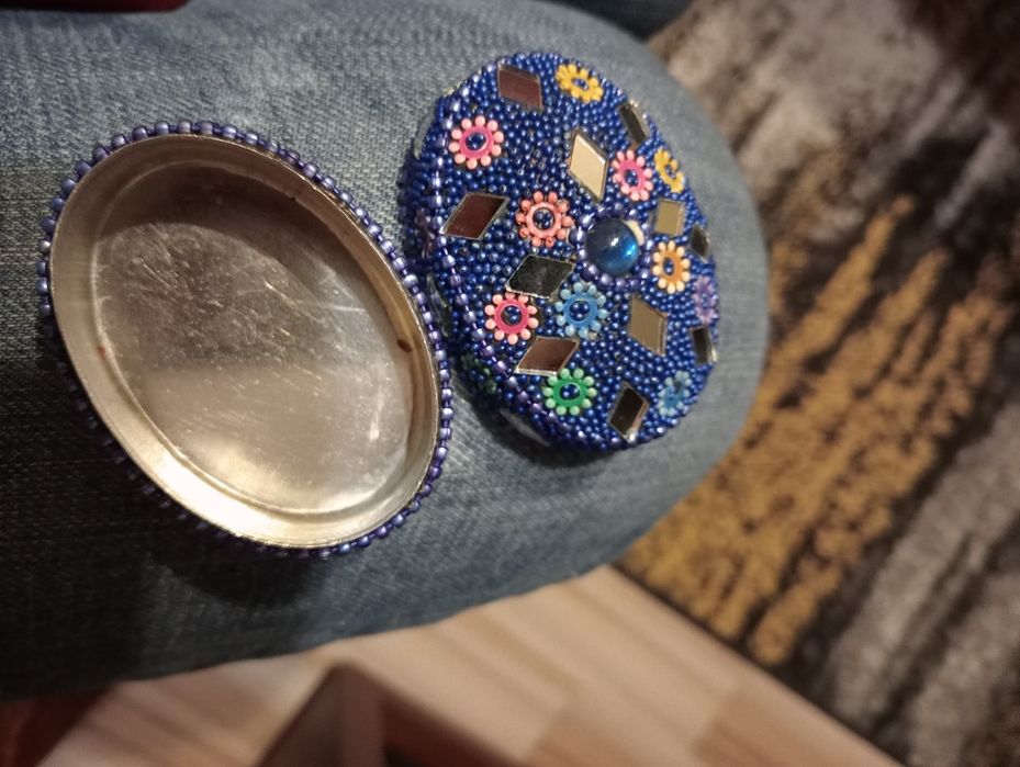 Pudełko kuferek puzderko z koralików