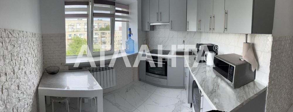 Затишна двокімнатна квартира з ремонтом по вул. Рубчака