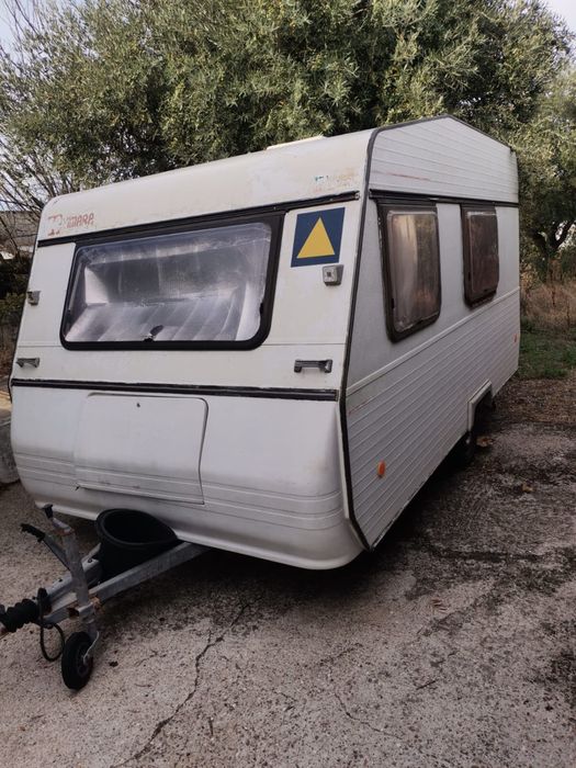 Caravana com documentos