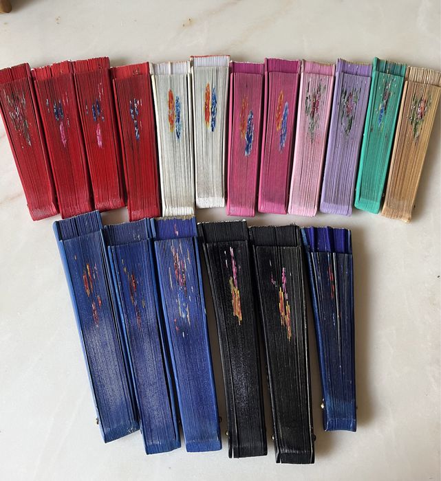 Leques NOVOS médios pintados à mão - 19 cm