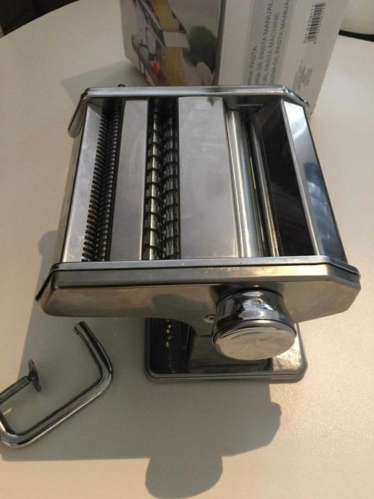Máquina Manual de Fazer Massa Fresca – Emi Style