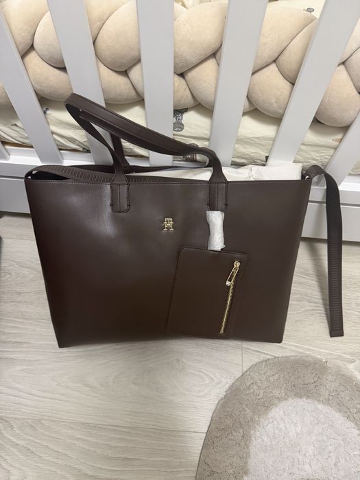 Czekoladowa torebka tommy hilfiger