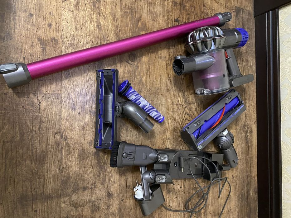 Пылесос аккумуляторный Dyson V6 Absolute