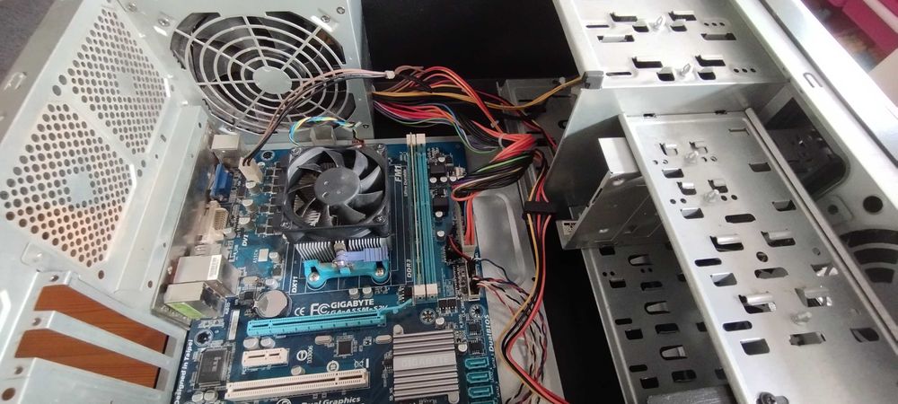 Komputer AMD Athlon X4