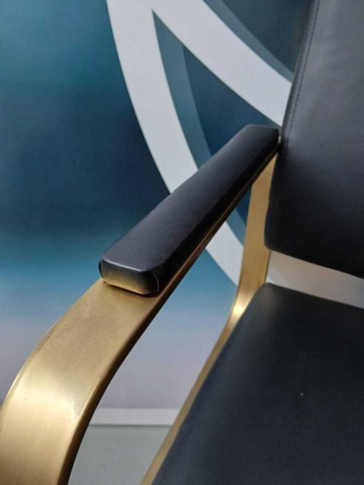 Cadeira Hidráulica Dourada