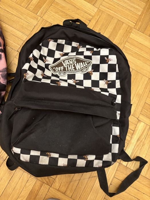 Czarno bialy plecak Vans