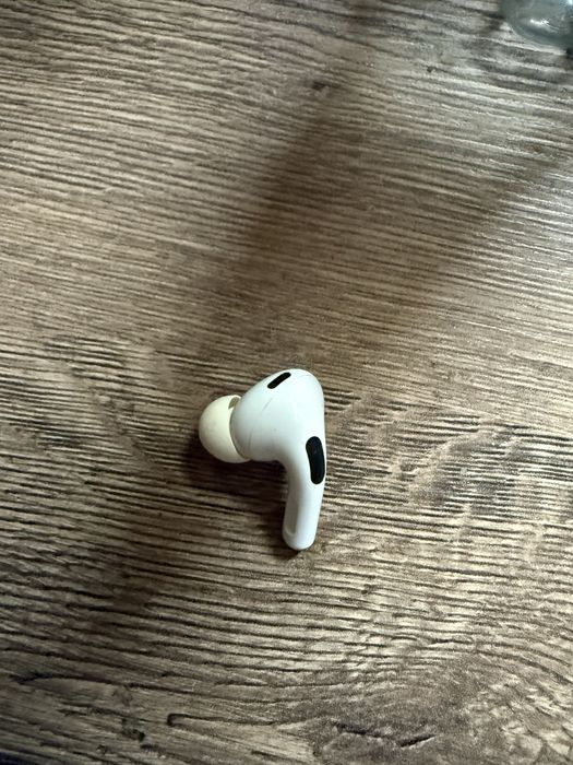 Lewa sluchawka air pods pro 2