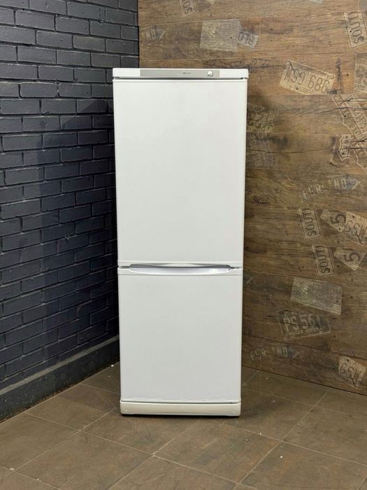 Продам Невеликий Б/У Холодильник Samsung RT32K5030S8.NoFrost.Доставлю