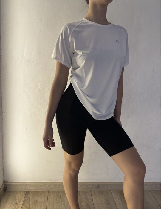 Футболка calvin klein спортивна
