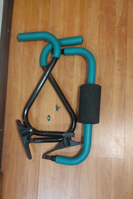 Aparelho de exercício de abdominais em casa