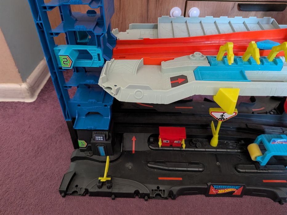 Hot Wheels Ultimate Garage Smok