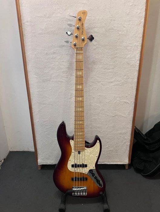 Marcus Miller V7