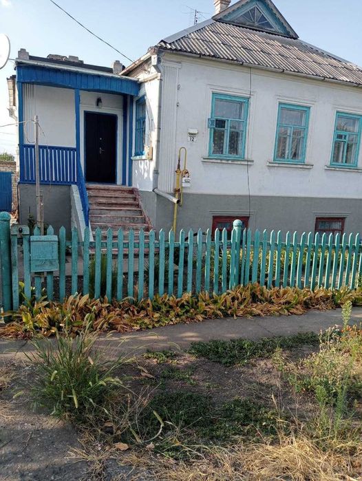 двоповерховий будинок