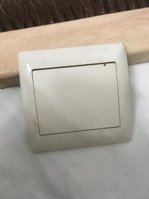 100 Espelhos Efapel de interruptores para casa