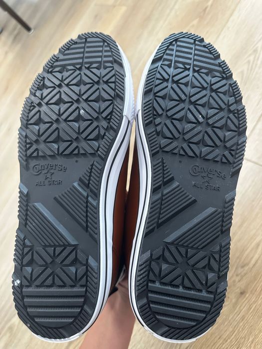 Новые ботинки Converse