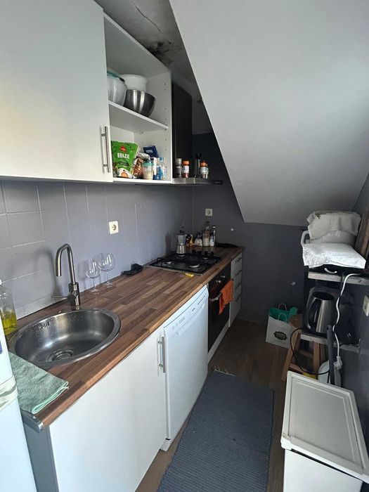 Quarto para arrendar na foz em frente a orla