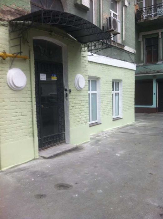 Центр Києва, метро Хрещатик, Лютеранська 3