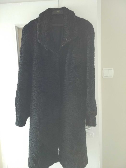 Futro z karakułów, naturalna skóra.