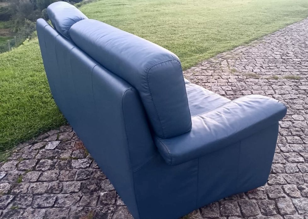 Sofá em Pele - 3 Lugares