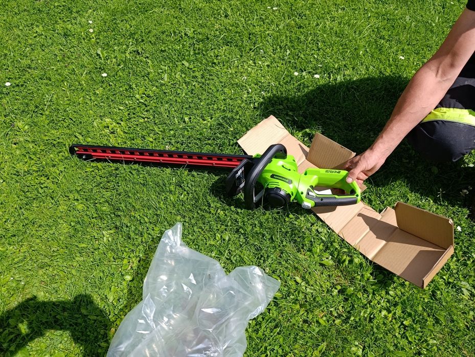 Greenworks GD24HT61 Nożyce do żywopłotu 24V + ładowarka
