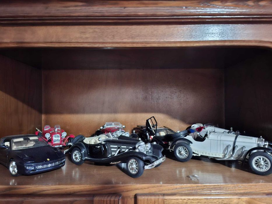 Coleção Burago 1/18