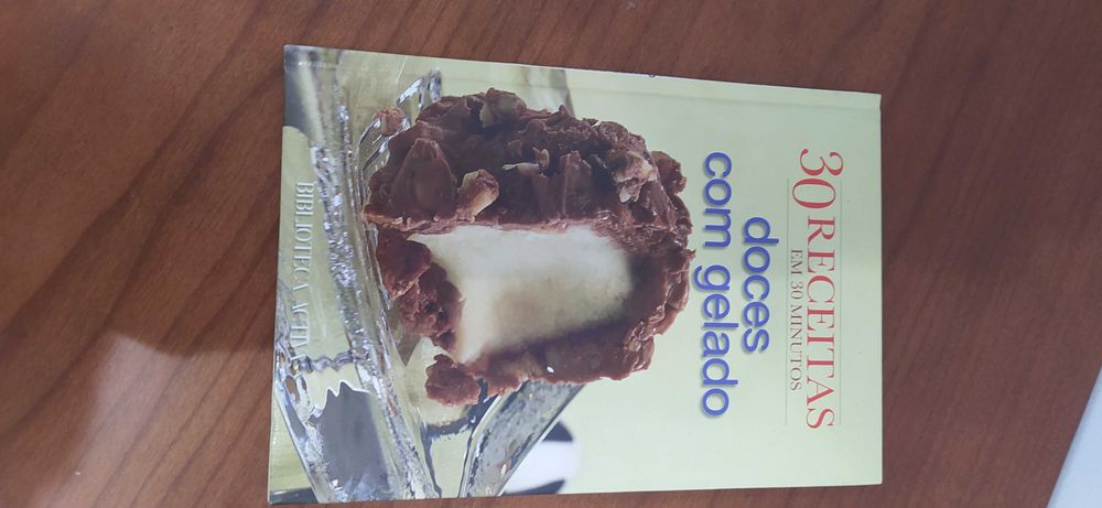 Livro "Doces com gelado"