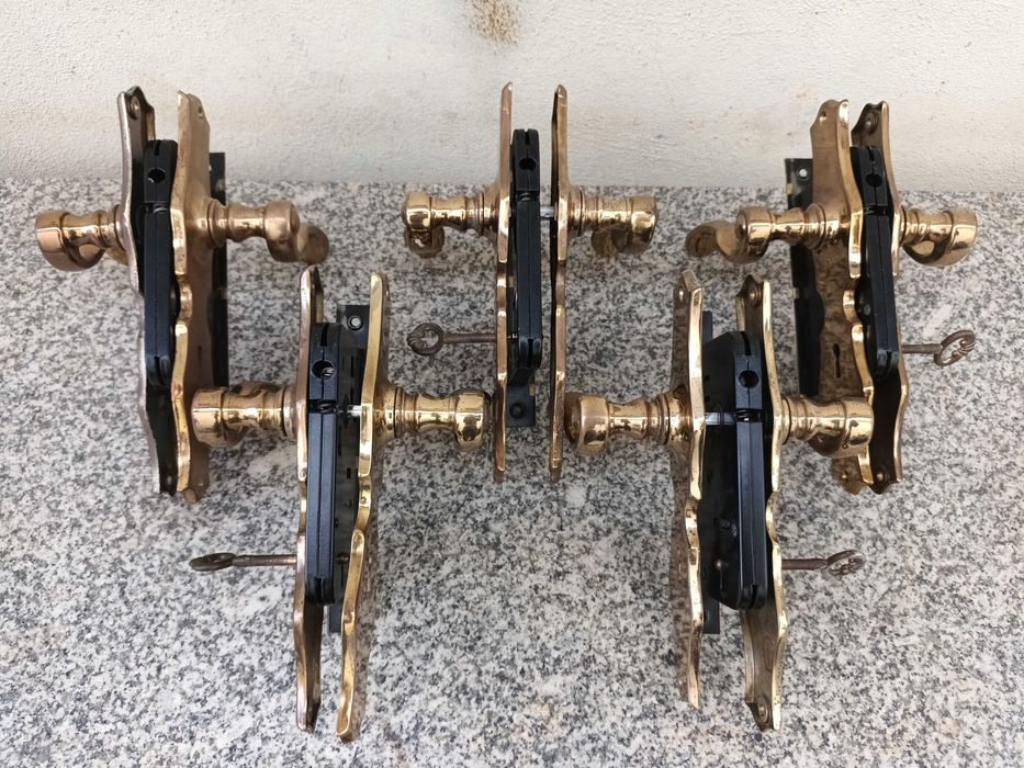 Puxadores antigos latão