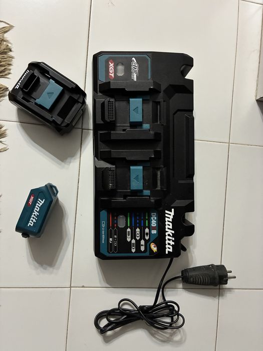 Makita XGT 40V Bundle – Carregador Duplo + Adaptador 18V + fonte USB