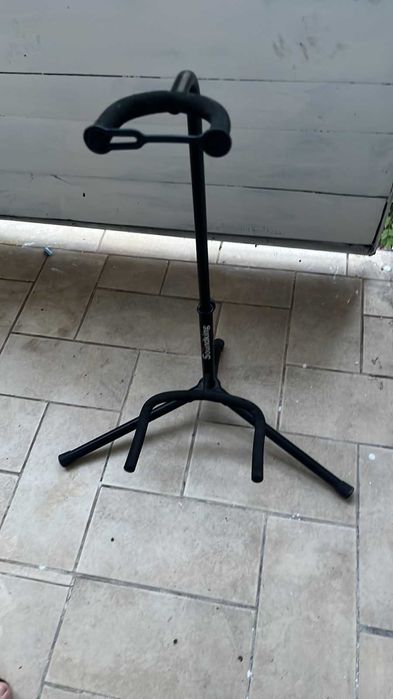 Statyw na gitarę