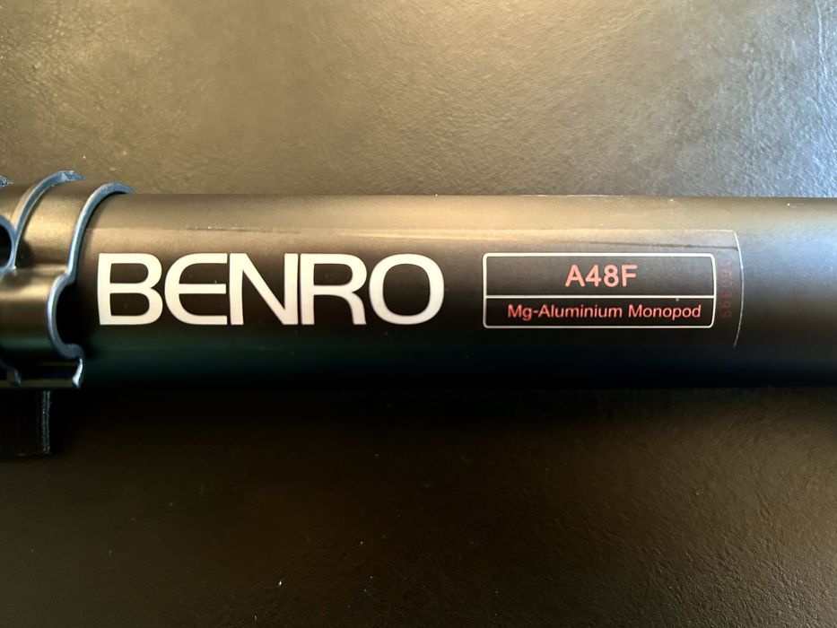 Monopé de alumínio, marca Benro, modelo A48F