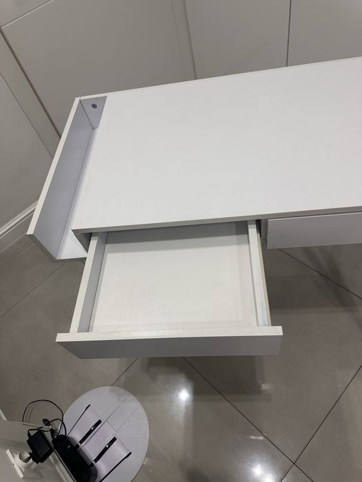 Biurko biale ikea