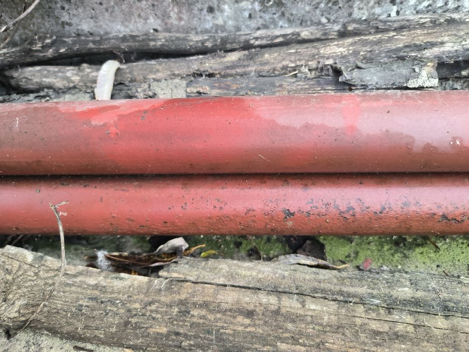 Труби металеві різні,профільна  та вигнута на 90'