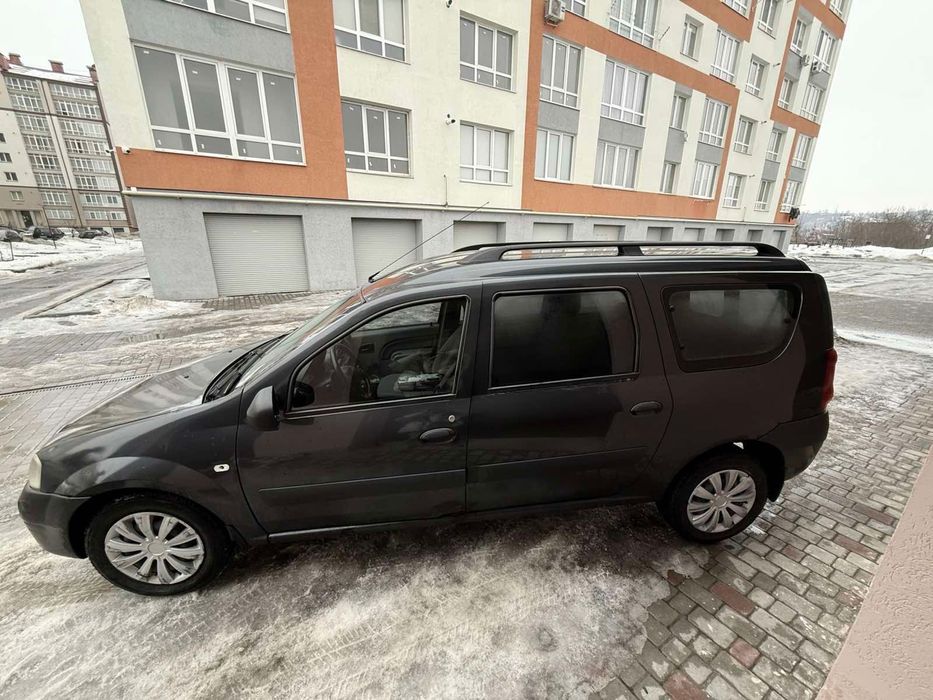 Дачія  логан мцв  7 місне авто