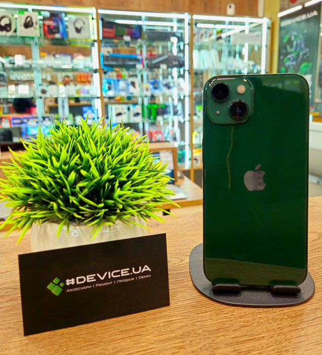 Смартфон iPhone 13 128Gb (АКБ 100%) Neverlock