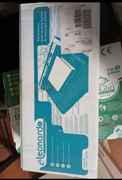Máquina de encapar livros