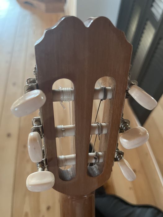 Classic 1/2 guitar Enrique Keller S.A. with a case Admira Alba 12 guitara